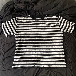 Short sleeve shirt from pacsun with black and white stripes